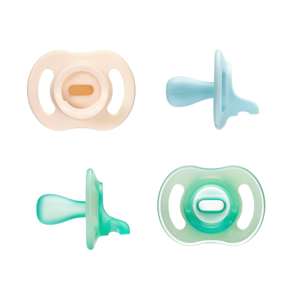 Tommee Tippee Sucettes ultra légères StayPut et Night Glow, 0 à 6 mois, paquet de 4, conception en silicone monobloc, sensation douce sur la peau