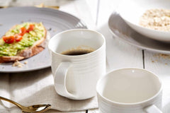 Ritzenhoff & Breker Levi Service de table 16 pièces, assiettes, bols et tasses pour 4 personnes, design scandinave avec relief cannelé fin, vaisselle Mix & Match, porcelaine, blanc et gris