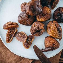 Seeberger Figues de montagne à chair de pierre douces et sucrées au miel - Pour les gourmets soucieux de leur nutrition, 13 x 200 grammes Naty Shop Produits déshydratés