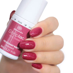 Vernis à ongles UV alessandro Striplac Elegant Ruby - Délicat et longue tenue - S'enlève facilement grâce à la technologie peel-off - Vegan et cruelty-free - 8 ml