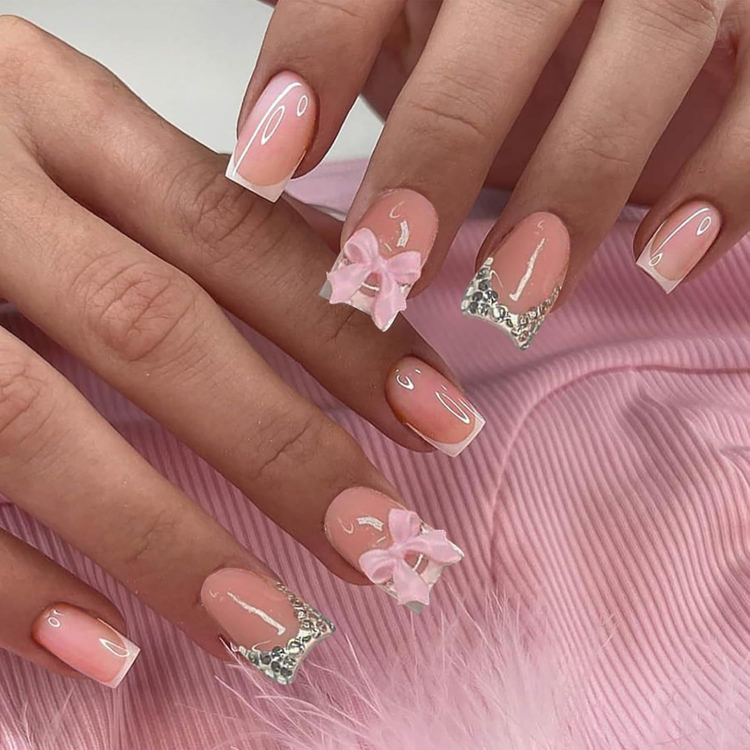 24 de tablete pentru manichiură franceză cu fundă roz și diamant, unghii pătrate, model cu strasuri, unghii artificiale roz nud, acoperire completă, manichiură cu lipici