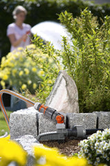 Raccord de robinet Gardena avec arrêt d'eau, sortie d'eau : raccord pour bouchon d'eau (code article 8254), sortie d'eau (code article 8250, 8266), partie du système de tuyauterie (05327-20), gris