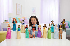 Mattel Disney Princess ultimative Prinzessinnenkollektion mit 13 Modepuppen in schillernder Kleidung und Accessoires, beweglich, inspiriert von den Filmen, JFC43