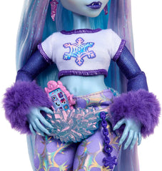 Monster High Abbey Bominable Yeti avec animal de compagnie mammouth et accessoires – Look flocon de neige effrayant pour les enfants à partir de 4 ans, HNF64
