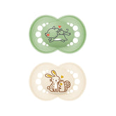 Sucettes MAM Original, paquet de 2, sucettes pour bébé respectueuses des dents, fabriquées à partir de matériaux durables et biorégénérables, tétines en silicone MAM SkinSoft, avec boîte à tétines, 6-16 mois, loup/lapin