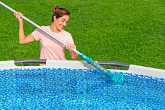 Aspirateur de piscine à batterie Bestway AquaSurge 251 cm