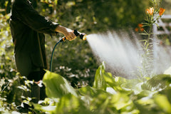 Fiskars Tuyau d'arrosage S, Série X, Tuyau d'arrosage pour arrosage manuel, 13 mm (1/2"), Longueur : 15 m, Raccord universel, Protection UV, Protection contre le gel, Résistant à la torsion, Bleu, 1076044