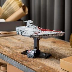 LEGO Star Wars 75404 Navire d'assaut de classe Acclamator de l'Attaque des clones - Vaisseau à collectionner, à construire et à exposer - Ensemble de construction fantastique - Cadeau pour les fans adultes et adolescents Jeux de construction Besuche den LEGO-Store