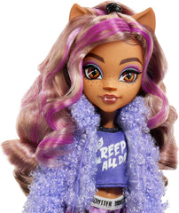 MONSTER HIGH Puppe und Sleepover Zubehör, Clawdeen Wolf Puppe mit Pet Cat Crescent, Creepover Party, HKY67