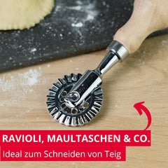 Roulette à pâtisserie/coupe-ravioli Westmark Sofia – Roulette à pâtisserie pratique pour couper les pâtes et la pâte maison, roulette ø 39 mm – Zinc, bois de hêtre