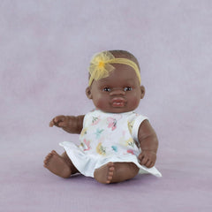 Chiot Miniland, 21 cm, fille africaine. Fabriqué en Espagne. Anatomiquement correct. Collection Mon ami et moi, fille africaine
