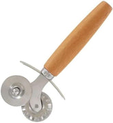 Fackelmann 40917 Rouleau à Pâtisserie, Roue à Ravioli en Acier Inoxydable pour Raviolis, Double Pointe, Acier Inoxydable, Bois, 16 cm