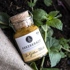 Ankerkraut Bio Golden Milk, Gewürz für goldene Milch, avec Curcuma, Zimt et Ingwer, 75 g dans un verre en liège