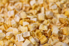 Morceaux de mangue lyophilisée 100g - Fruits lyophilisés - Fruits secs lyophilisés - Mangue séchée - Parfait pour les snacks, pâtisseries, muesli, smoothies et desserts Produits déshydratés Naty Shop