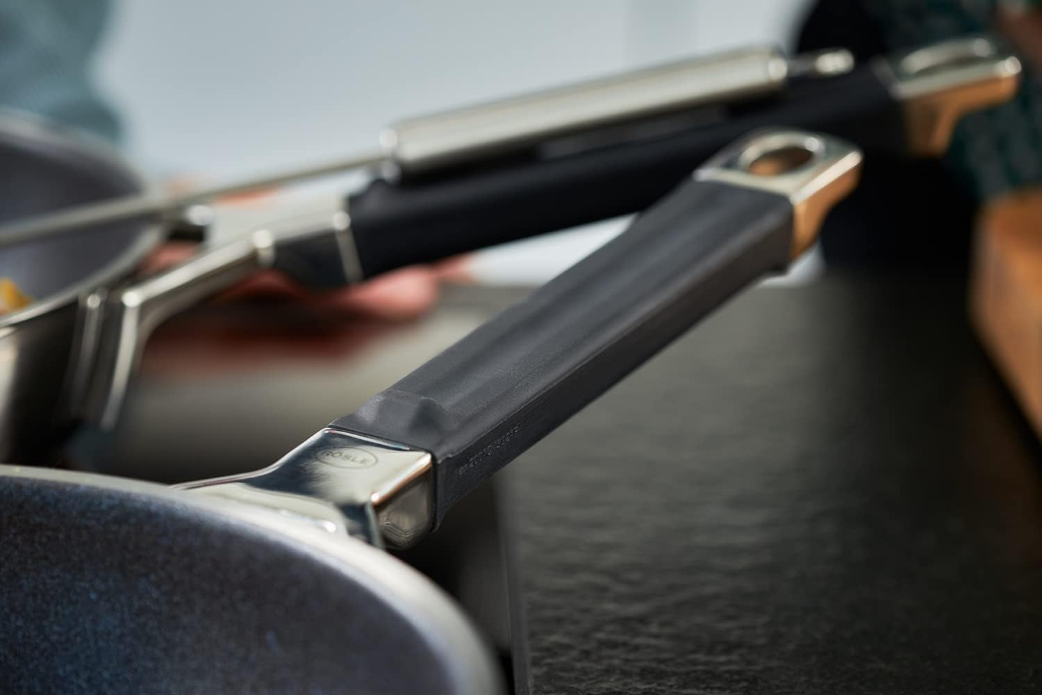 Tigaie RÖSLE SILENCE PRO, tigaie cu strat antiaderent premium Proresist rezistent la zgârieturi, mâner din silicon, inducție Oale si Tigai Naty Shop