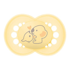 MAMAN | Sucette originale beige 18+ mois (pack de 3) couleur aléatoire - Tétine symétrique en silicone ultra-doux - Sucette bébé de forme anatomique pour un développement optimal de la bouche