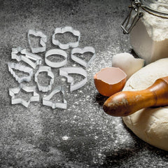 Zenker Lot de 10 emporte-pièces, divers emporte-pièces à motifs de Noël, ensemble de biscuits et de biscuits, couleur : argent, quantité : 1 x lot de 10 pièces