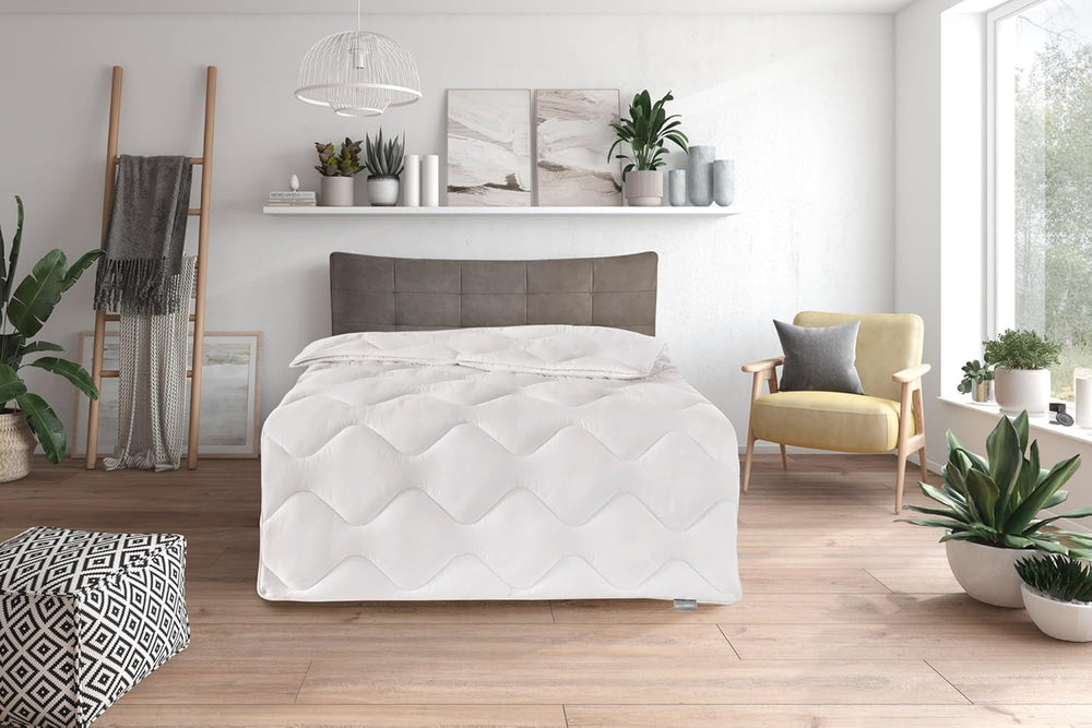Traumnacht Couette confortable en coton mono pour toutes les saisons, couette de transition idéale avec housse en mélange de coton, 135 x 200 cm, lavable, certifiée Oeko-Tex, fabriquée selon les normes de qualité allemandes Quilts and Quilts Naty Shop 135 x 200 couette moyenne pour toutes les saisons