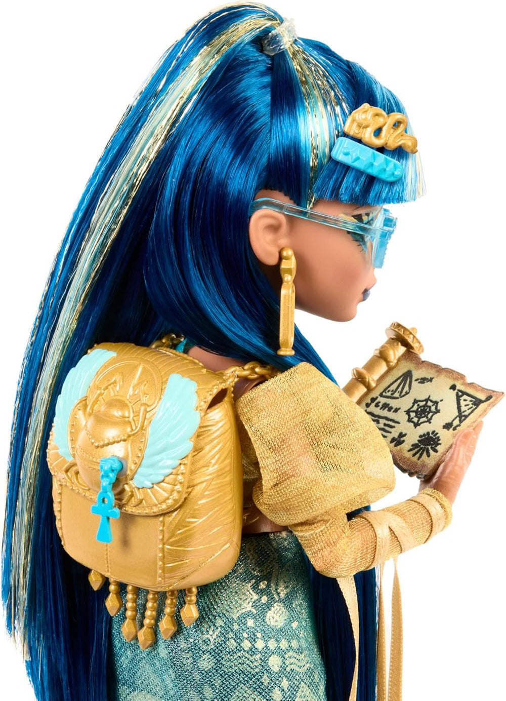 Monster High Cleo De Nile Puppe in goldener Bluse und mehrlagigem Rock, enthält Haustier-Kobra Hissette und Accessoires wie Rucksack, Snack und Papierrolle, HXH74