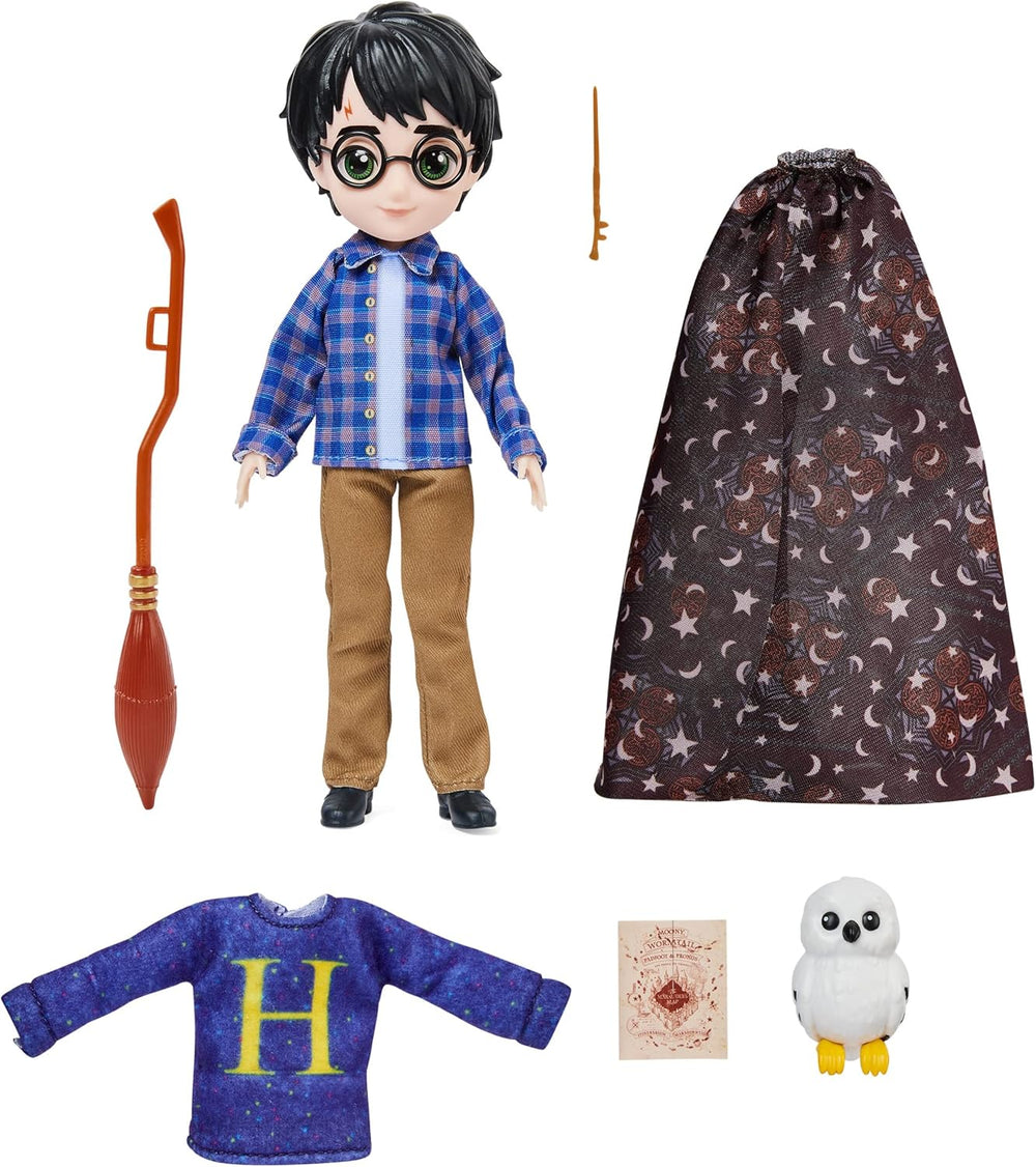Wizarding World Harry Potter - Ensemble de jouets avec poupée Harry Potter plus grande de 20,3 cm, y compris Besen, Tarnumhang et autres accessoires