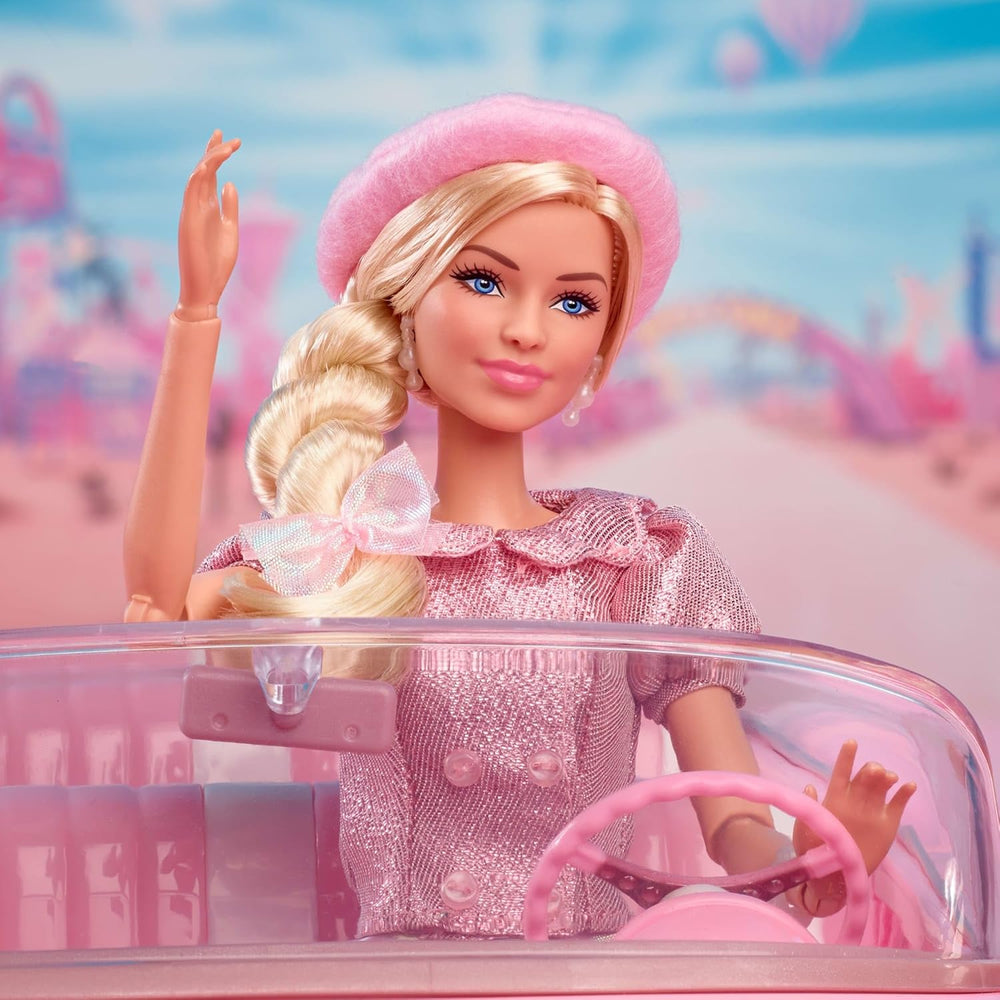 Barbie Le film basé sur le film Margot Robbie en tant que figurine de collection Barbie en chemisier rose et jupe en tulle avec coiffure stylisée et bijoux assortis JBJ53