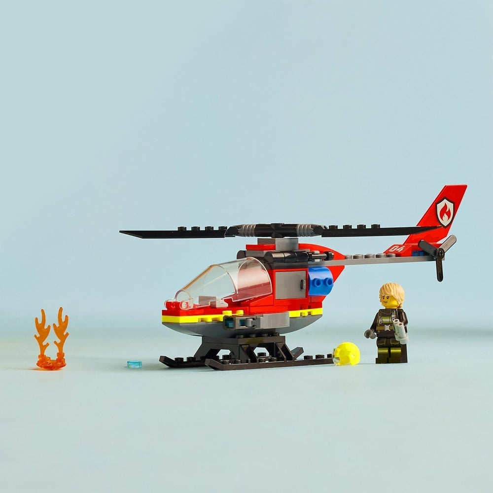 Hélicoptère des pompiers de LEGO City, ensemble de jouets d'hélicoptère et de figurines de pilote, hélicoptère de pompiers pour une expérience de jeu imaginative, cadeau pour les enfants, garçons et filles à partir de 5 ans 60411 Jeux de construction Besuche den LEGO-Store