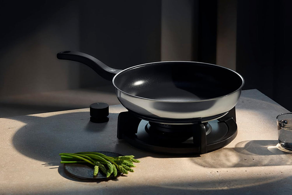 WMF Devil tigaie 20 cm, tigaie cu inducție, oțel inoxidabil Cromargan, mâner din plastic Oale si Tigai Naty Shop