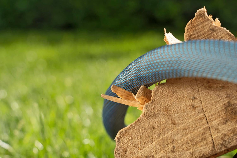 Gardena Liano Xtreme 1/2" 10 m Set : Tuyau d'arrosage textile extrêmement robuste pour robinetterie intérieure avec tuyau intérieur en PVC léger et résistant aux intempéries (18460-20)