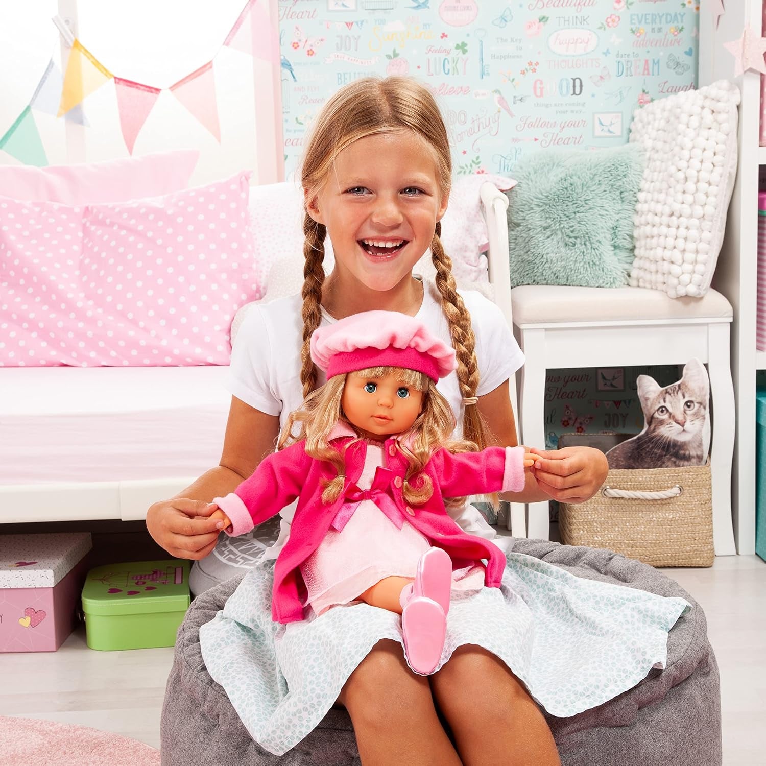 Bayer Design 94635AA Charlene Poupée interactive fonctionnelle avec cheveux et yeux endormis, parle et chante 90 phrases, 2 poèmes et 8 chansons, 46 cm, rose