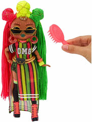 Mdr Surprise ! Poupée mannequin OMG Queens - SWAYS - 20 surprises incluant tenue, accessoires, support de poupée et plus - Objet de collection - Pour garçons et filles à partir de 4 ans