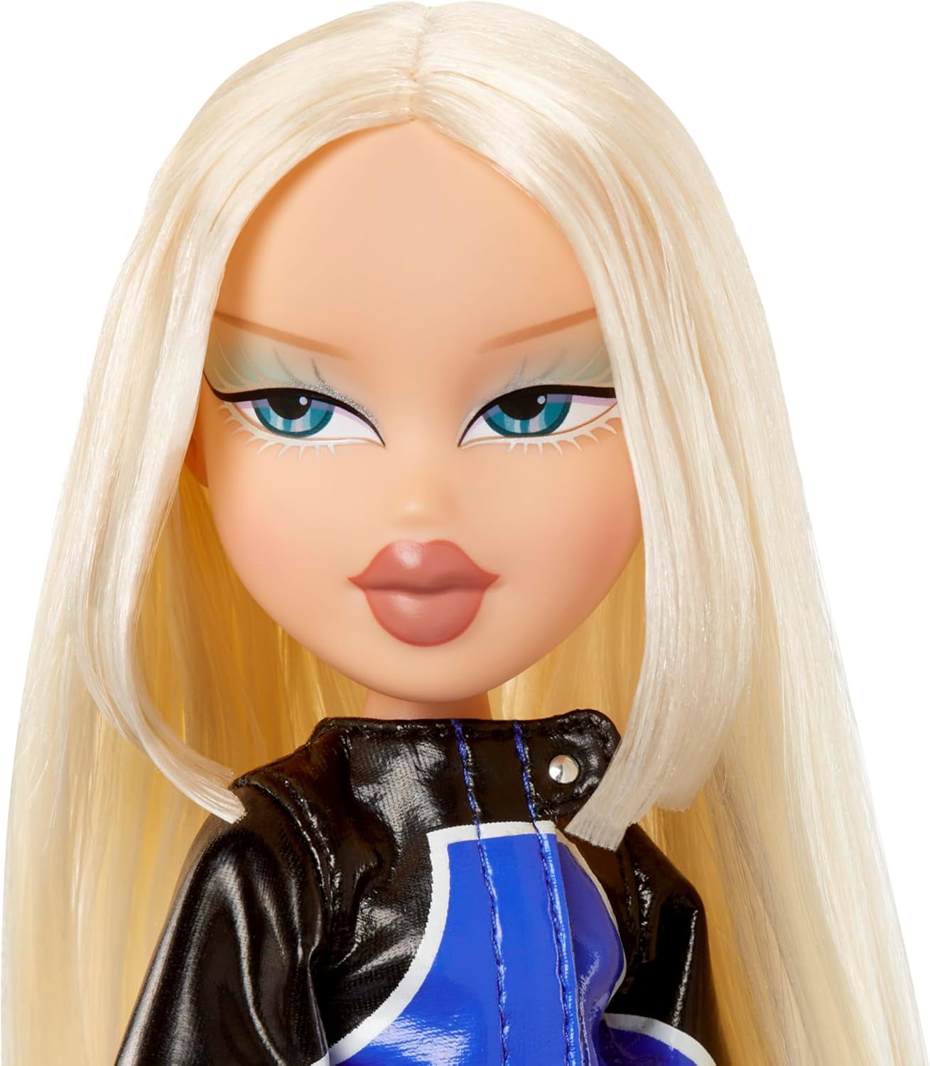 Bratz Scorchin' Cloe - Comprend 1 poupée mannequin avec tenue et accessoires, poupées inspirées du sport automobile, jouet mignon pour filles