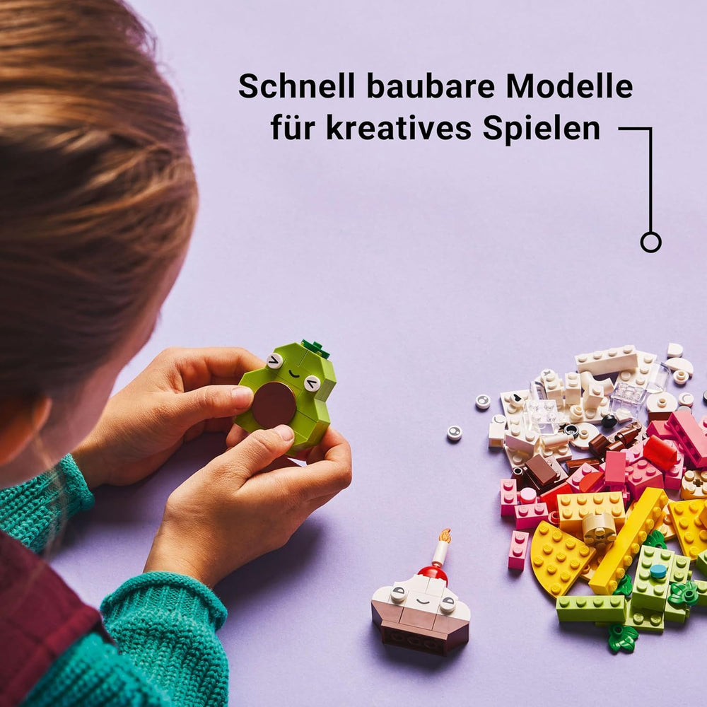 LEGO Classic Creative Snack Bauspaß, Spielzeug mit Essen für fantasievolle Rolenspiele, Bauset for Jungen and Mädchen ab 4 ans, Cupcake, Avocado, EIS am Stiel und Taco 11039