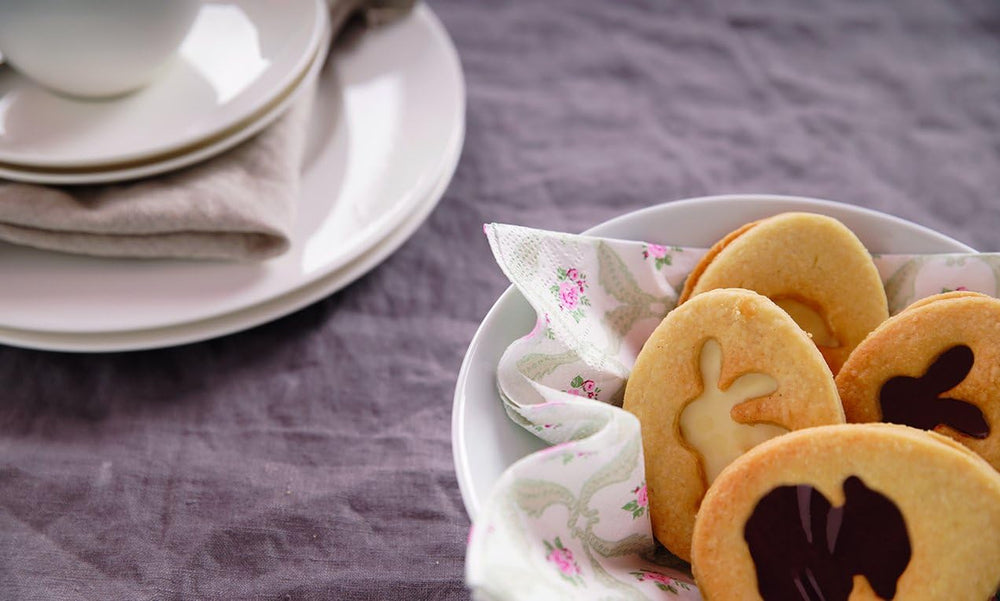 Dr. Oetker Linzer Moules à biscuits « Oeuf de Pâques, lapin et mouton », moules à biscuits et biscuits de la série Golden Easter (couleur : argent), quantité : 3 pièces