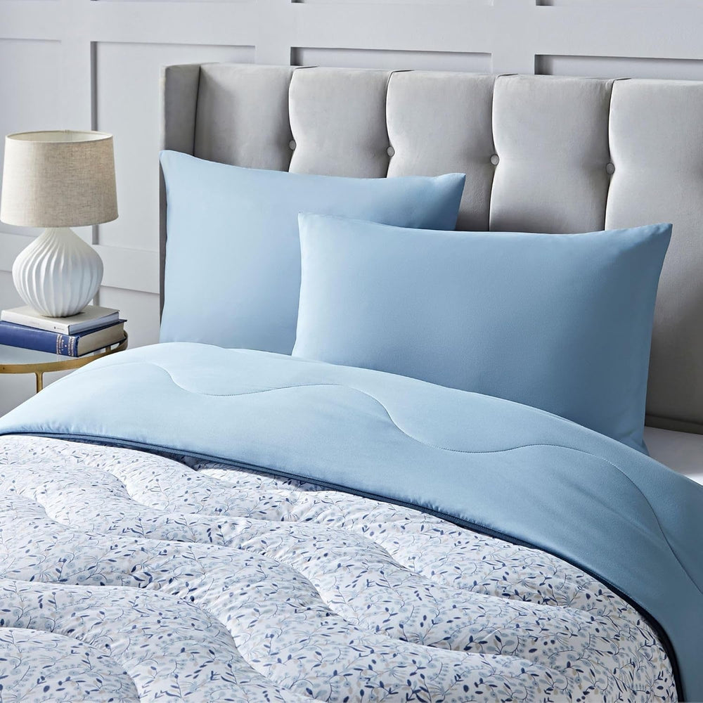 Night Lark Couette sans housse Super King 6 Tog Printemps Été – Blue Garden Couette super douce légère lavable en machine Housse de couette à séchage rapide Couettes et couettes réversibles tout-en-un Naty Shop