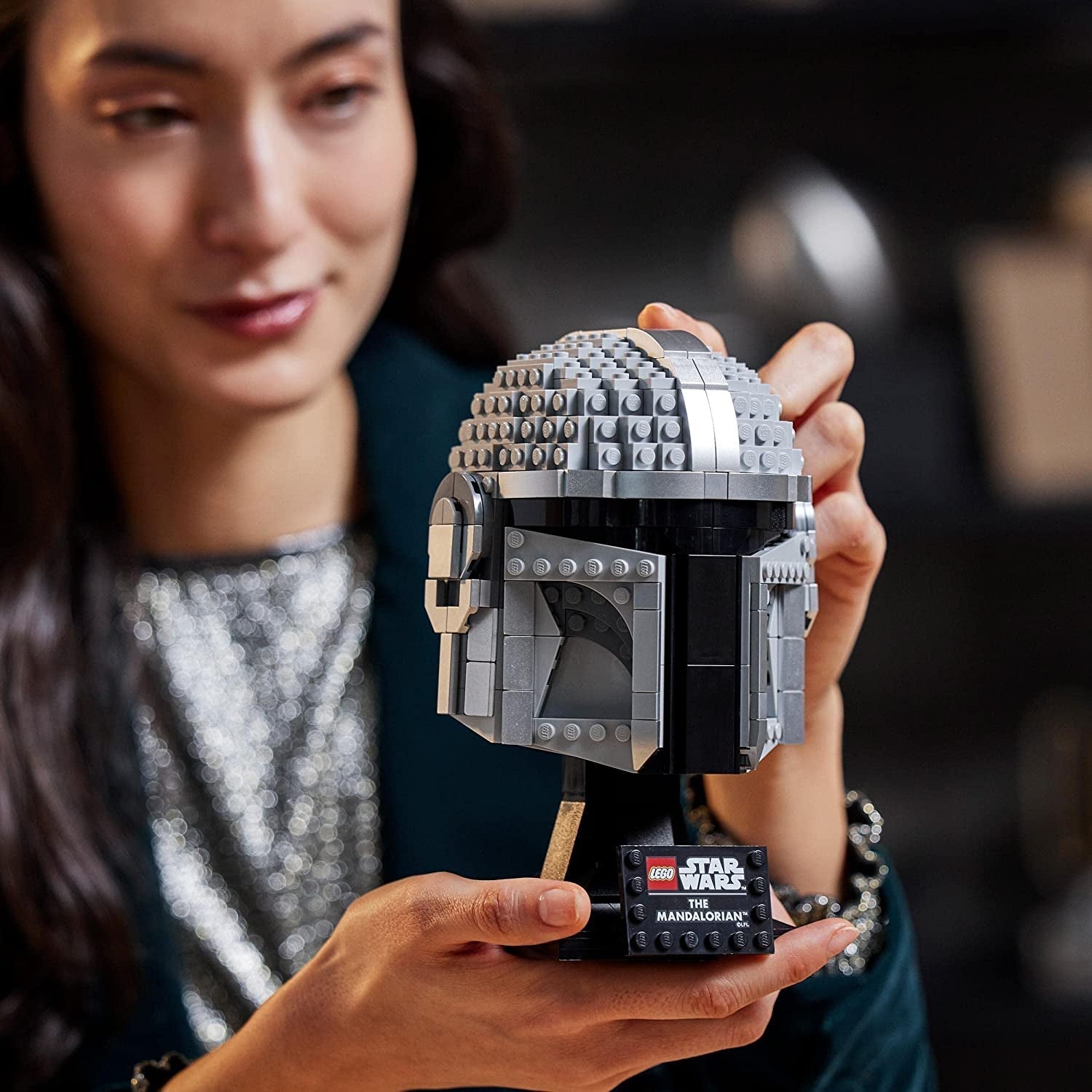 Modèle de casque mandalorien LEGO Star Wars, collection de décoration de chambre et un merveilleux cadeau pour adultes, kit, hommes, femmes, mère, père, idée cadeau de collection 75328 Jeux de construction Besuche den LEGO-Store