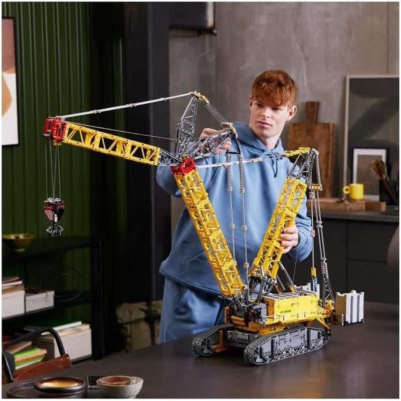 LEGO Technic Liebherr LR 13000 Ensemble de grue sur chenilles, construisez le meilleur modèle de véhicule de construction télécommandé avec application Control+, grue avec système de treuil et bras de levage, grand modèle pour adultes 42146 Besuche Den LEGO-Store Ensembles de construction