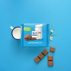 Ritter Sport 250g Chocolat au lait alpin, Le meilleur chocolat au lait entier au goût crémeux, Chocolat classique à partager entre amis, 11 barres x 250g