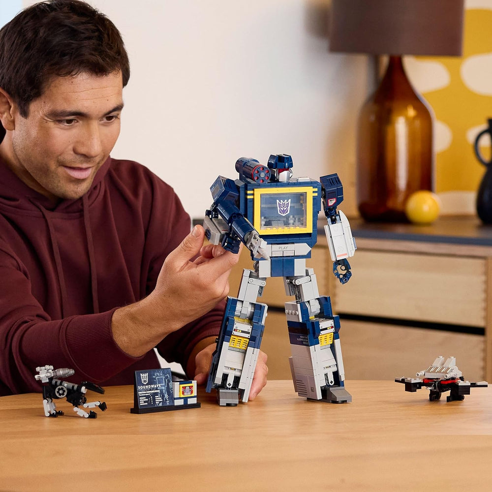 LEGO Icons Transformers : Soundwave Set pour enfants - Modellbau mit verwandelbaren Figuren inkl. Laserbeak & Ravage sovie einem Soundstein - Objet de collection et cadeau pour les fans - 10358