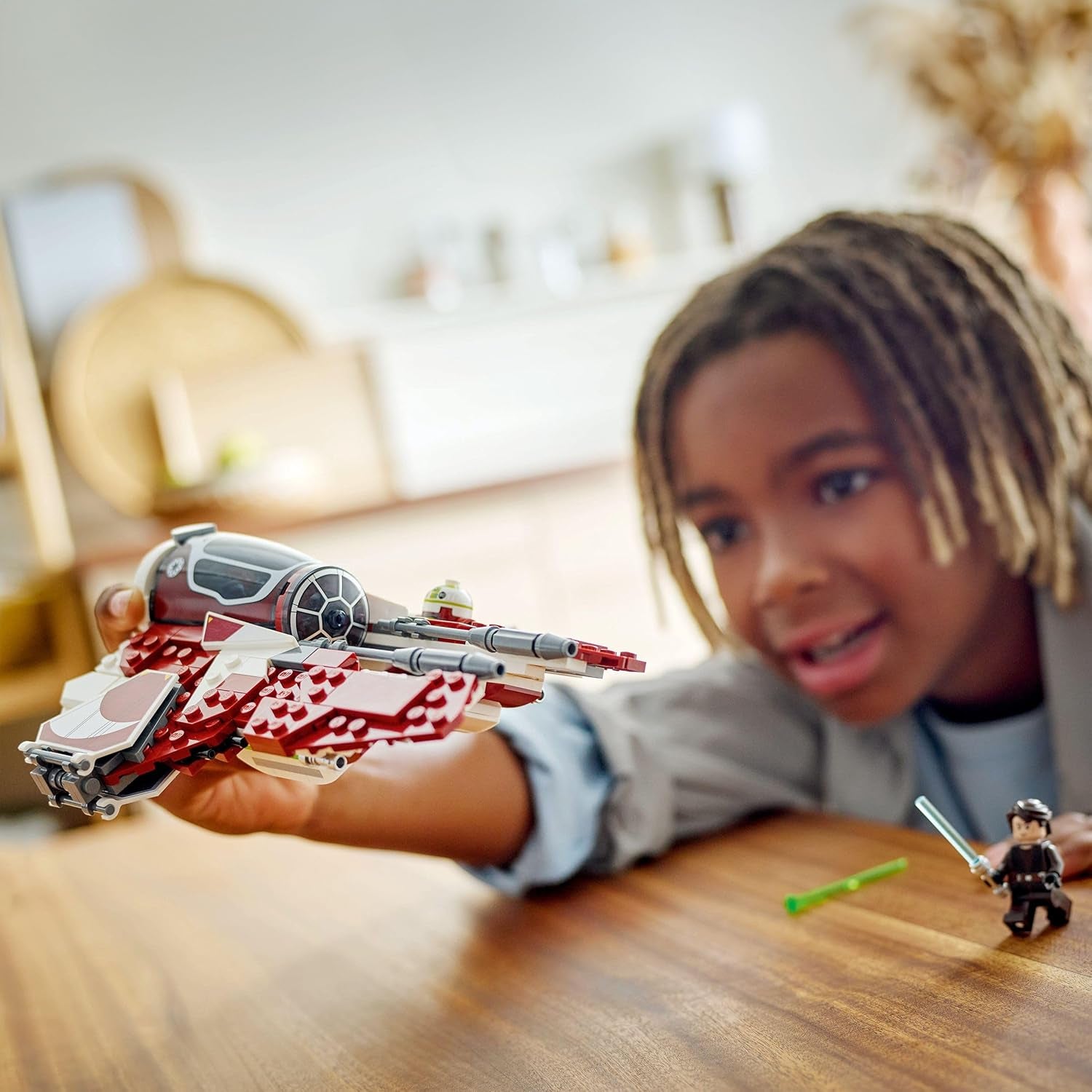 LEGO Star Wars 75401 Ahsokas Jedi Interceptor, modèle de modèle pour les fans de The Clone Wars, figurines Ahsoka Tano et Anakin Skywalker, avec lumière et R7-A7, pour jeunes et filles à partir de 8 ans