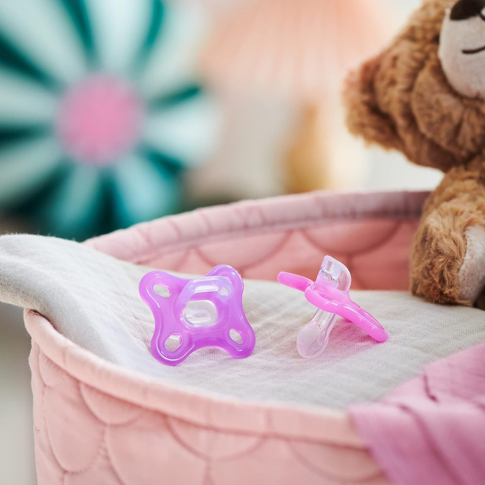 MAM Comfort Lot de 2 sucettes en silicone (0-2 mois), ensemble de sucettes pour prématurés et nouveau-nés avec boîte à sucettes, rose/violet