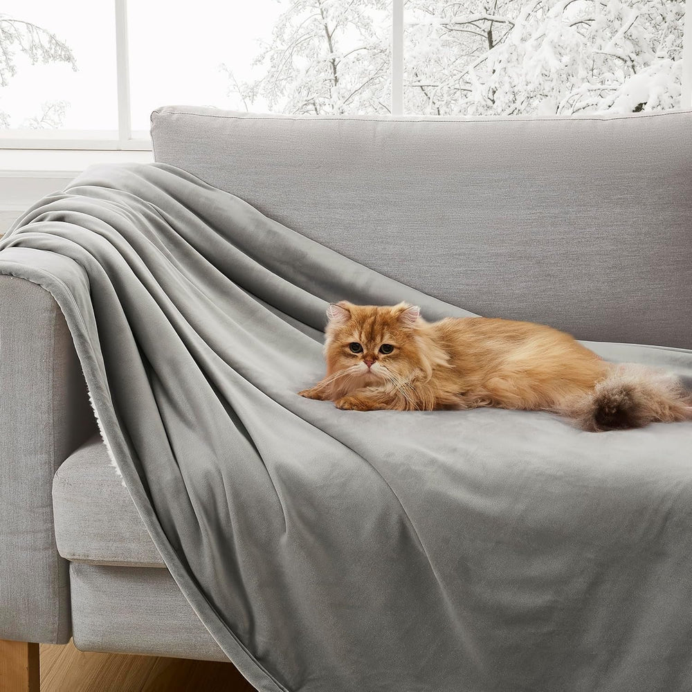 UGG 01465 Bliss Sherpa Pătură de aruncare complet reversibilă pentru canapea sau pat, lavabilă la mașină, ușor de întreținut, pluș moale, pături de lux supradimensionate, 178 X 127 cm, sigilare Plapumi si pilote Naty Shop