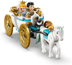LEGO Ç€ Disney Princess Castle Cendrillon et calèche, ensemble pour filles à partir de 6 ans, jouet fantastique avec mini poupées princesse Cendrillon et prince charmant, idée cadeau pour les fans de Disney 43275 Jeux de construction Beuche den LEGO-Store
