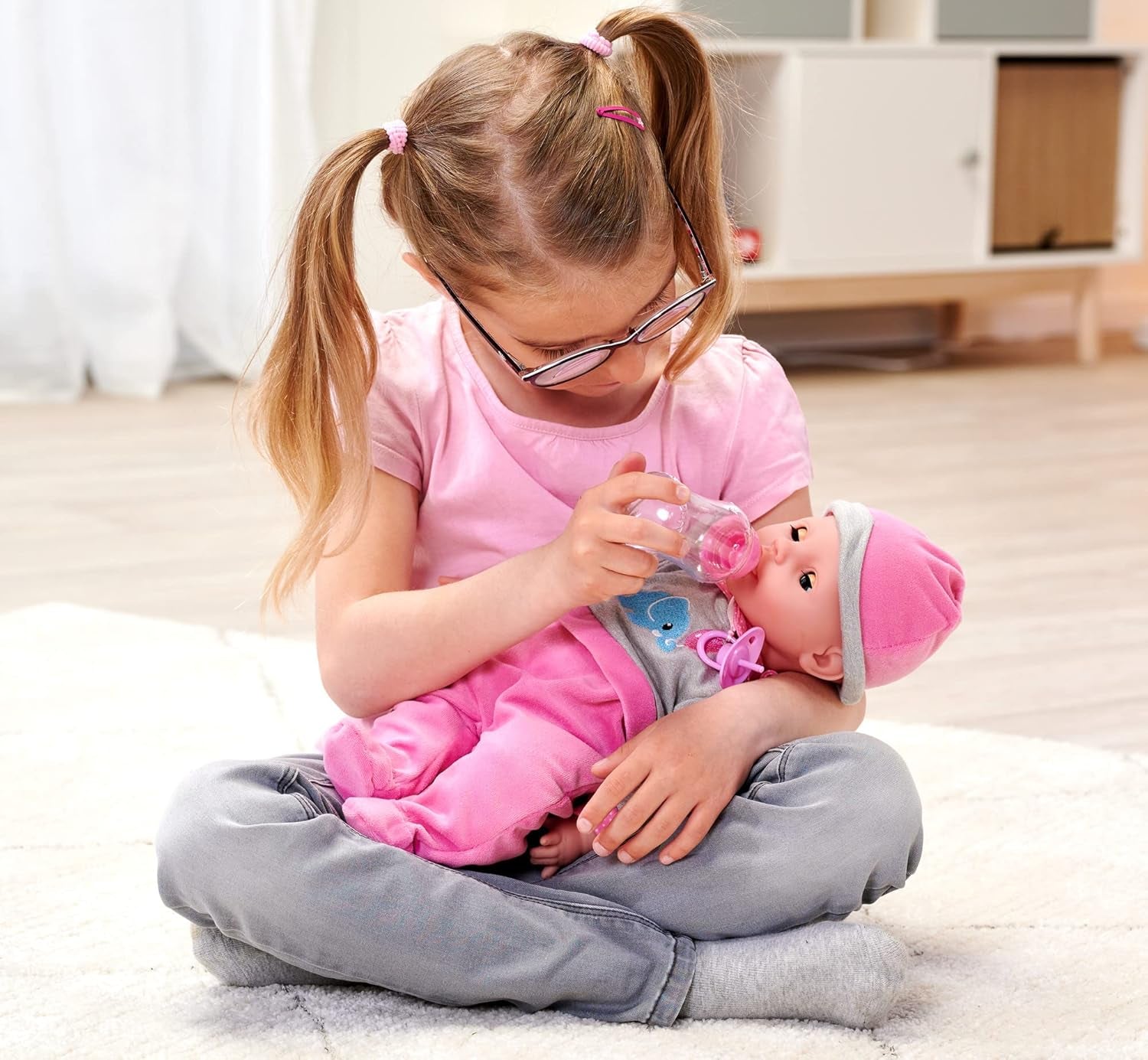 Simba 105140066 - Laura Interactive, poupée au corps souple avec des yeux endormis, babille en bougeant, boit au biberon et dort, 40cm, poupée à partir de 2 ans Naty Shop Dolls