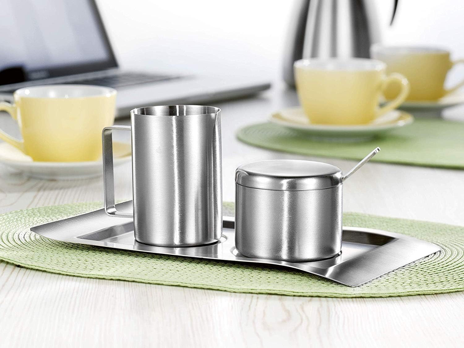 Ensemble de 4 récipients à lait et sucre, modèle Wave, 400-1655, en acier inoxydable 18/10 brossé. L'ensemble se compose d'un plateau de chacun.