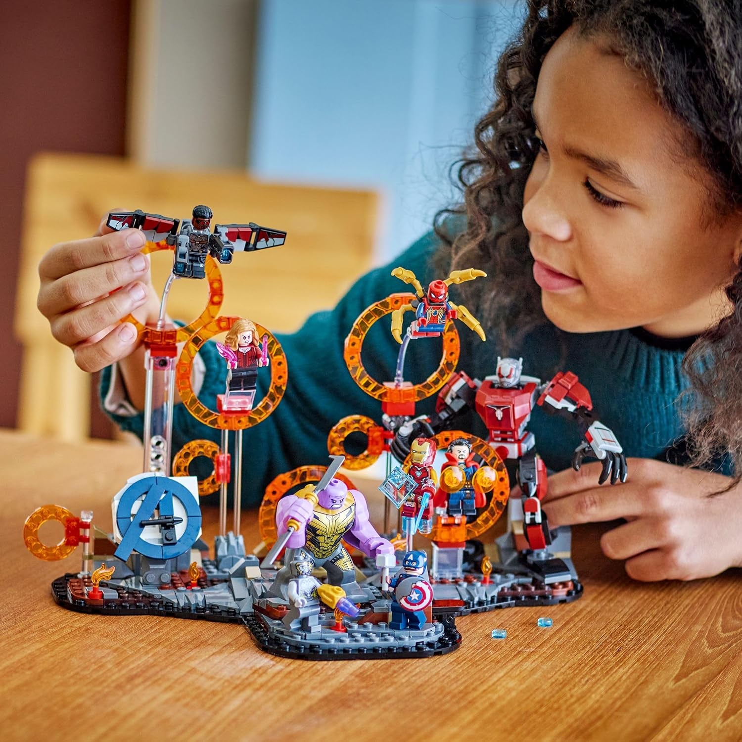 LEGO ǀ Marvel Avengers : Endgame Letzter Showdown - Jeu de construction avec 10 figurines, avec Captain America, Iron Man, Black Panther et Dr. Strange - Créations créatives pour jeunes et filles 76323