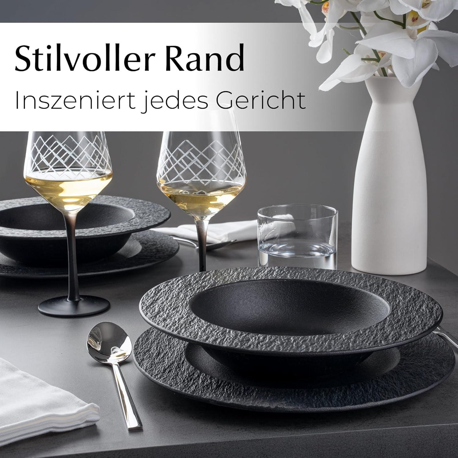 MIAMIO - Lot de 4 assiettes à pâtes de 26 cm de grande profondeur, vaisselle moderne en céramique noire et blanche, passe au micro-ondes et au lave-vaisselle – Collection Oasis (Noir)