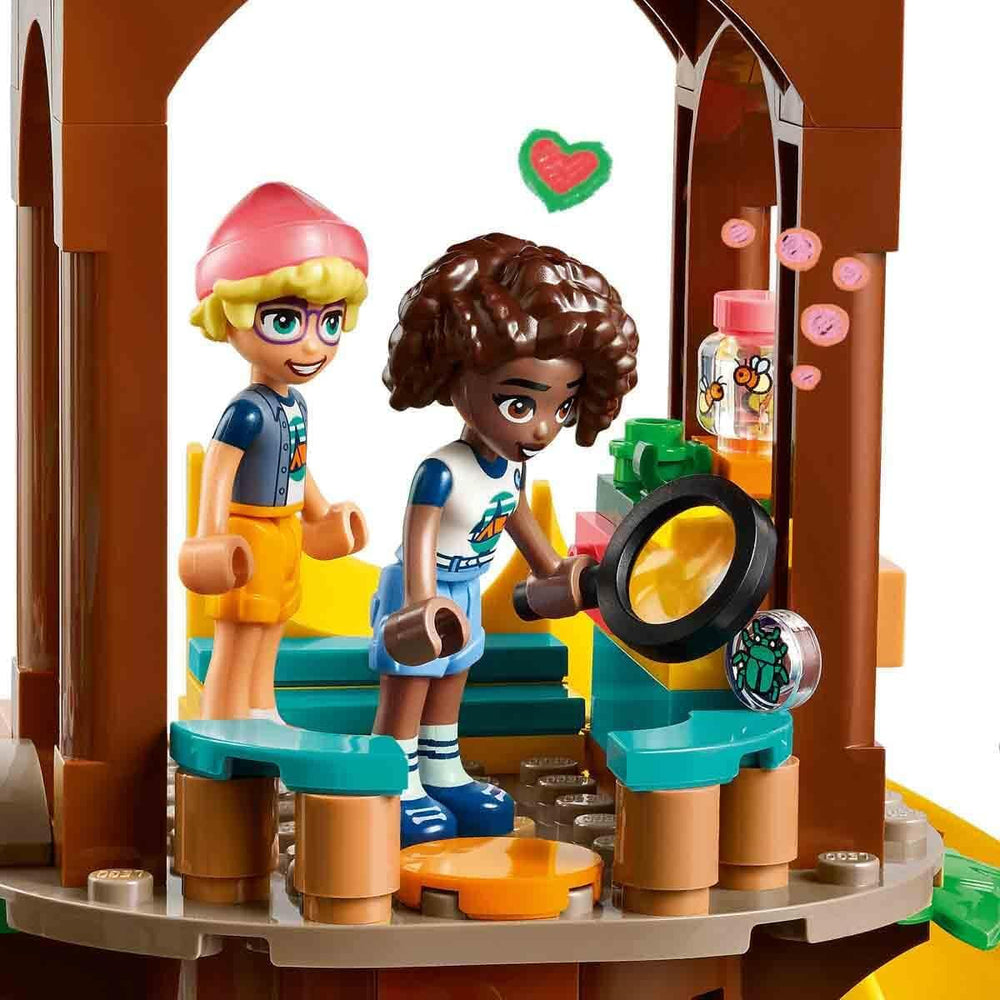 LEGO Friends Tree House At Adventure Camp, set de jeu pour filles et garçons à partir de 8 ans avec 5 figurines et 5 animaux, idée cadeau pour jeux créatifs, jouets de sport, maison de poupée 42631 Sets de construction Besuche den LEGO-Store