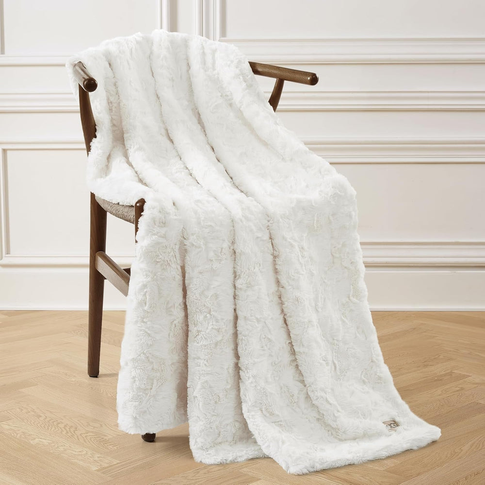 UGG Adalee 10483 Couverture douce en fausse fourrure, réversible, luxueuse, confortable, moelleuse, moelleuse, style hôtel, bohème, décoration de la maison, couvertures douces, luxueuses et confortables pour canapé, 178 x 127 cm, lits et couvertures UGG