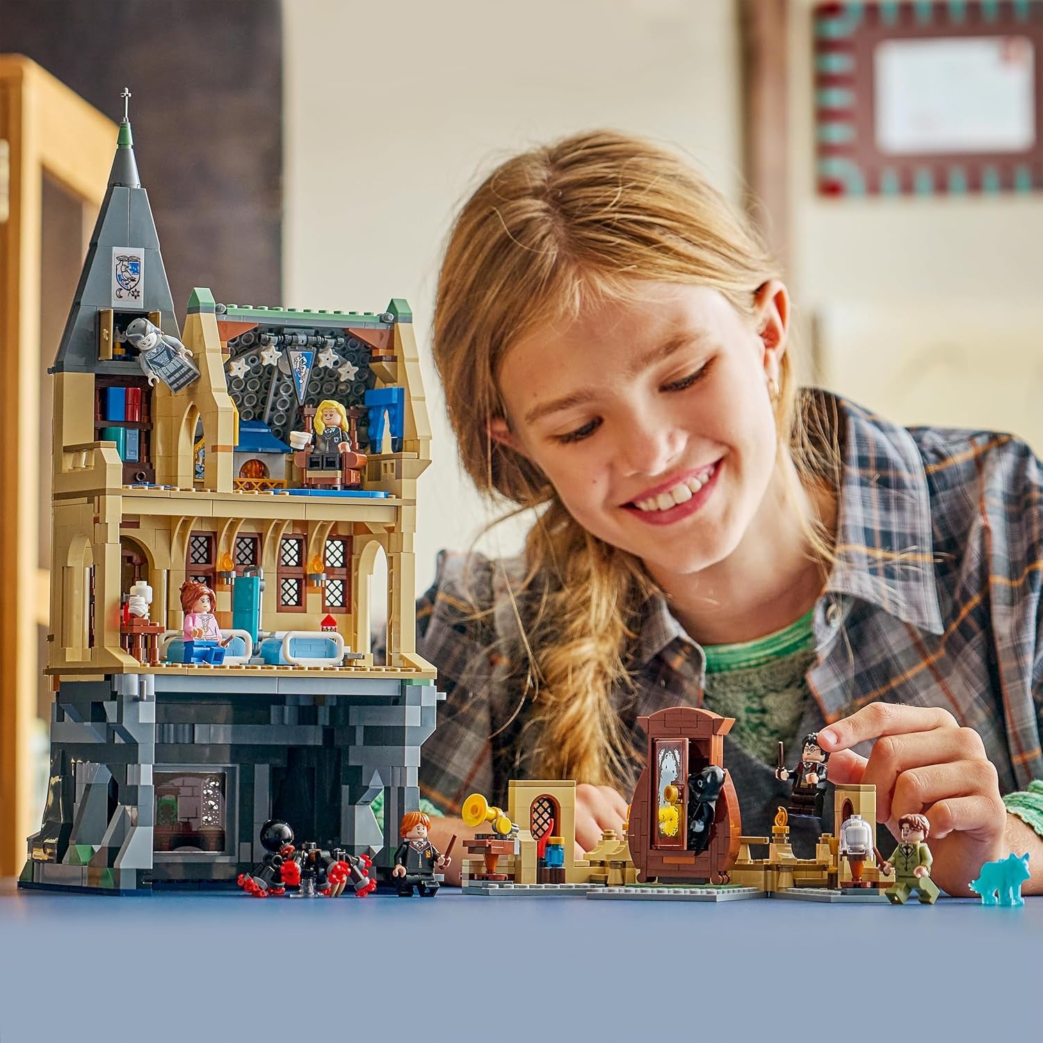 LEGO Harry Potter Château de Poudlard : Flèches de château - Ensemble de bricolage avec 7 figurines - Modèle avec Hermine et Ron Figures - Créations créatives pour les filles, les jeunes et les fans à partir de 9 ans - 76463