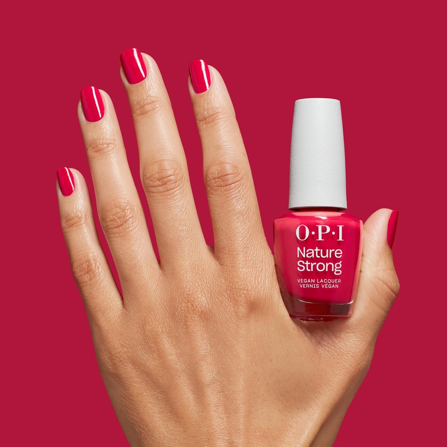 OPI Nature Strong Berry Pickin' Season – Vernis à ongles rouge – Brillance intense et tenue 7 jours | Couleur longue durée pour vos ongles | 15 ml